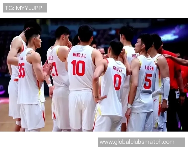 中国男篮队迎战泰国队全力争胜展现实力与团队合作精神